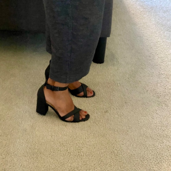 Naturalizer Heels - Picture 7 of 7